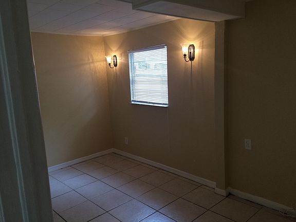 4th image of 207 N Albany Ave APT A