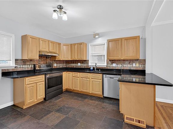 5th image of 51 Klondike St