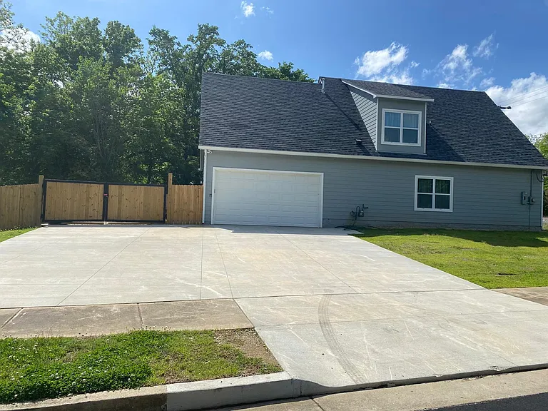 383 Halley Rd — Photo 31