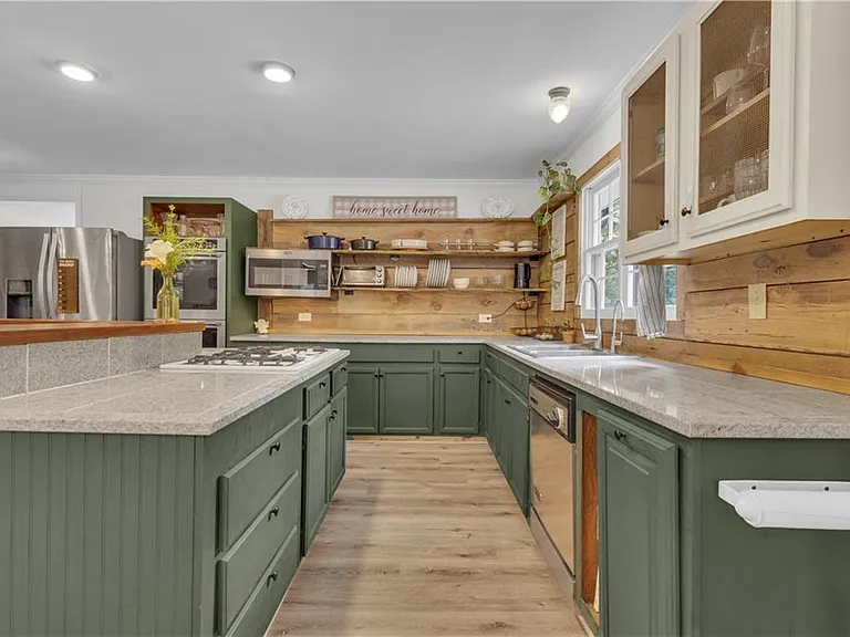 6290 Cascade Palmetto Hwy — Photo 26