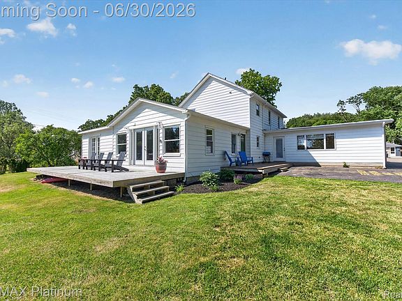 2nd image of 1462 S Hughes Rd