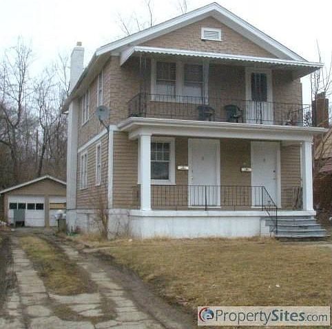 2nd image of 1940 Lawn Ave