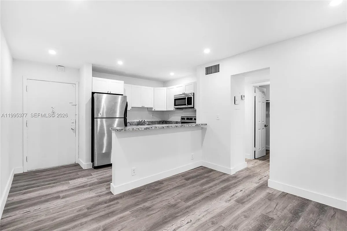 Building Photo - 6445 NW 2nd Ave #2