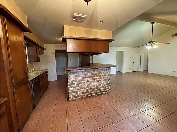 5th image of 11514 Longbrook Dr