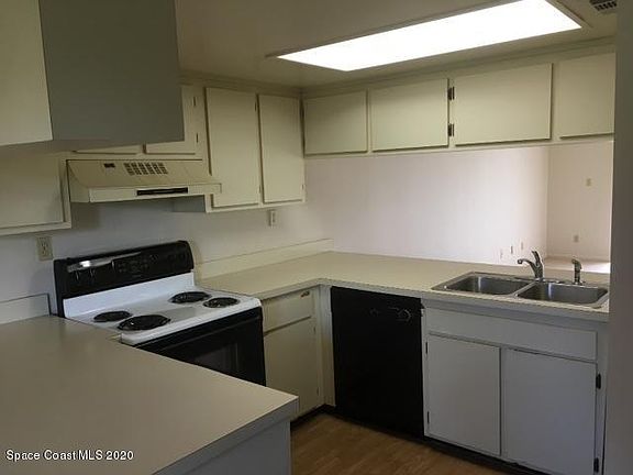 4th image of 1011 Clearmont St NE APT 205
