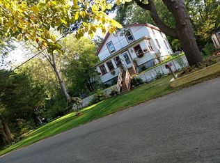 32 Pickering Rd, Blackstone, MA 01504