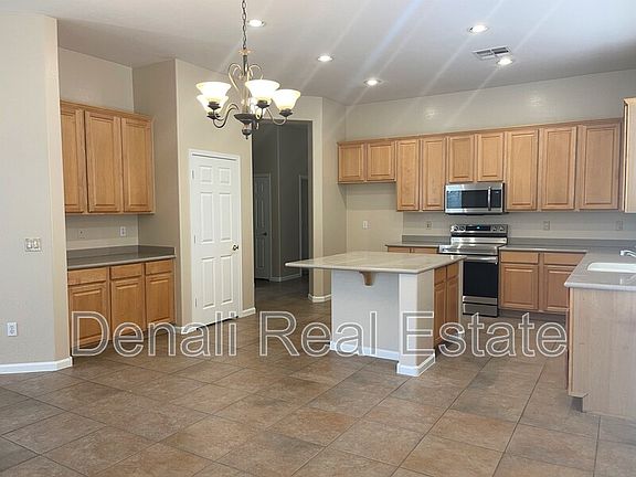 3rd image of 3119 E Lexington Ave