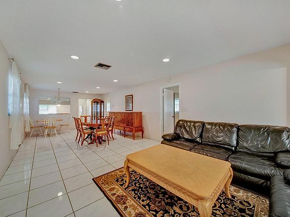 4th image of 444 Bluebird Ln #444