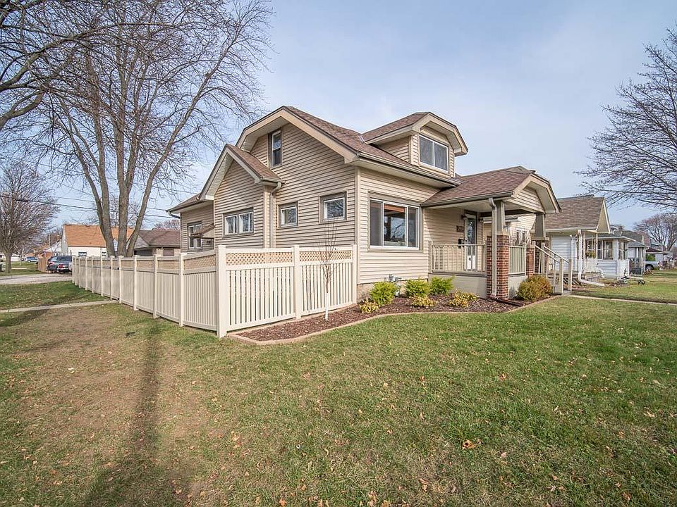 1st image of 2804 E Van Norman Ave