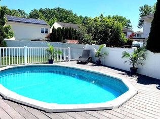 34 Poets Cir, Staten Island, NY 10312