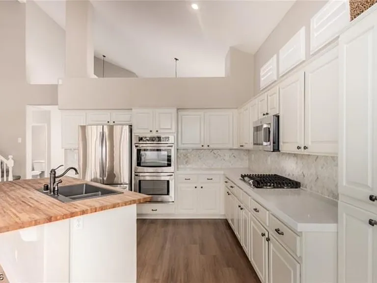 264 Pointe Ranier Ave — Photo 11