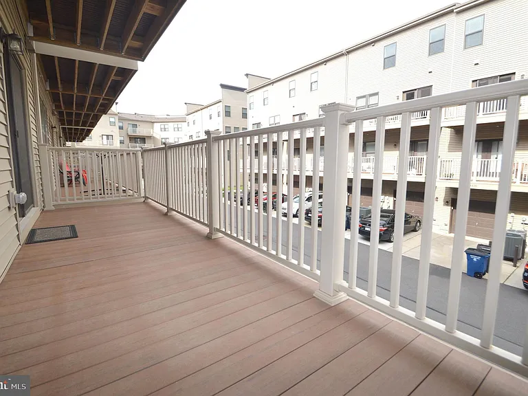 20508 Milbridge Ter — Photo 32