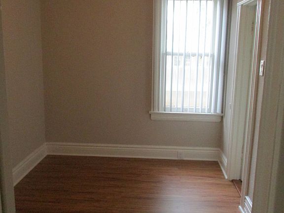 3rd image of 433 Ohio Ave APT 9