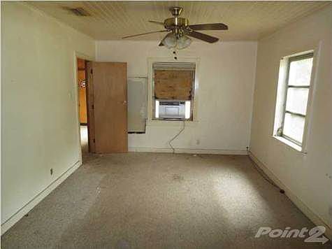 3rd image of 3804 W Blount St