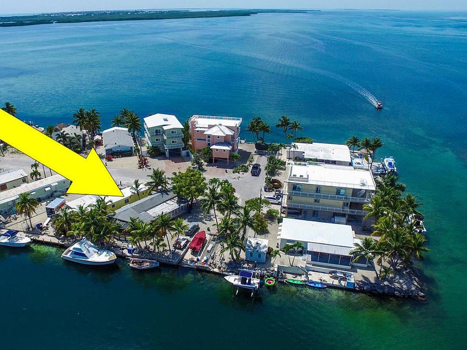 1st image of 250 Camelot Dr