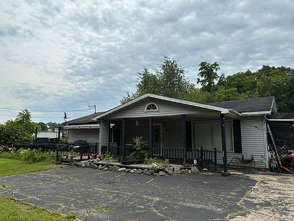 2nd image of 528 Superior St