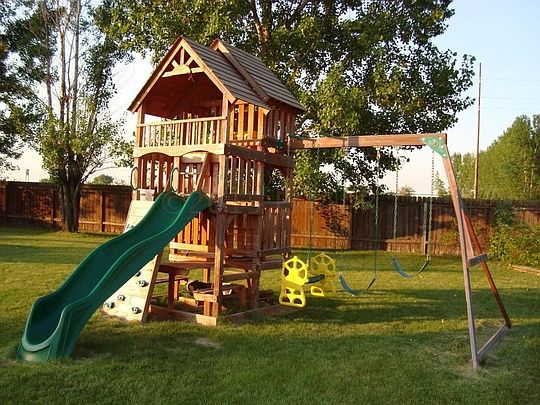 5th image of 3745 Village Green Cir