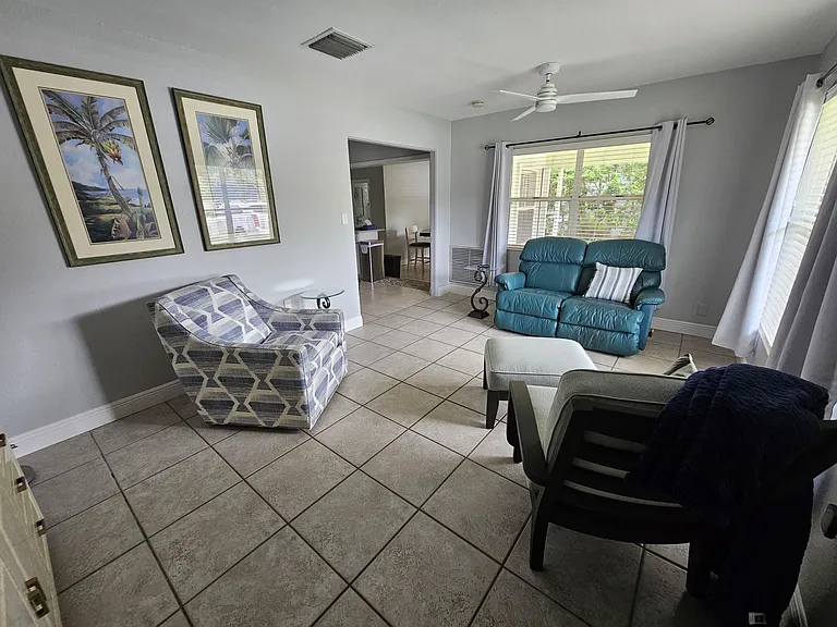 1621 Seaway Dr — Photo 3