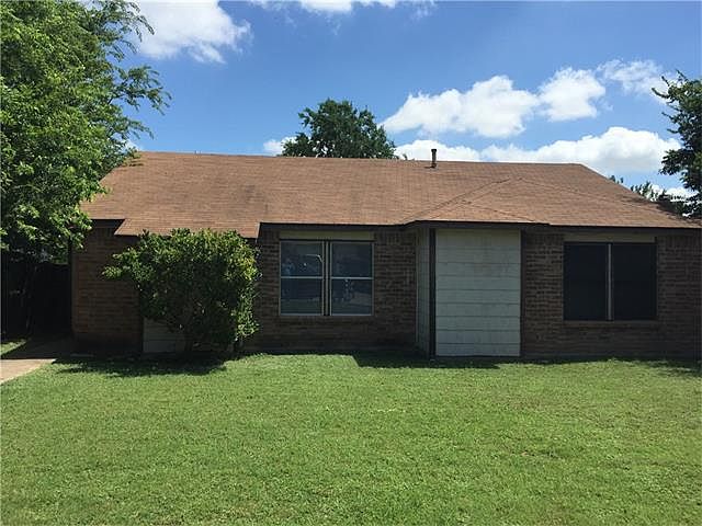 1st image of 1200/1202 Orchard Park Cir