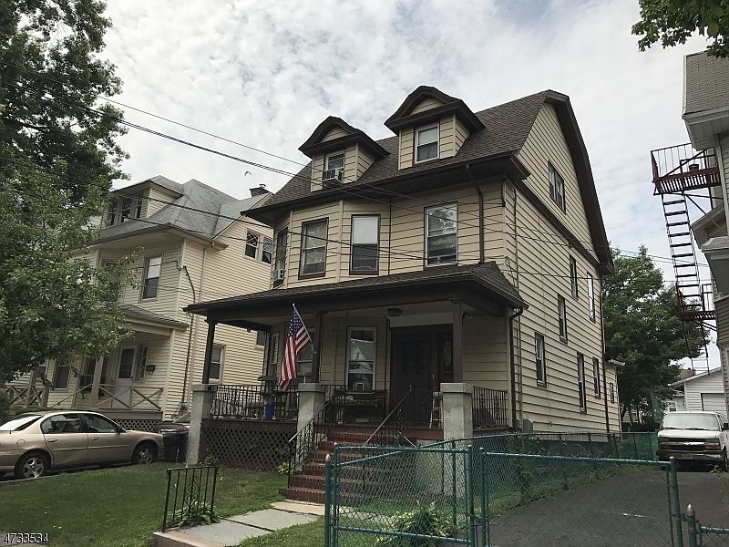 2nd image of 890 Lake St