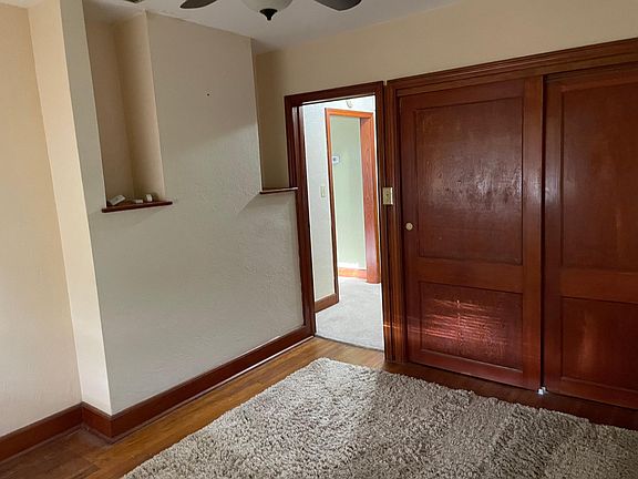 5th image of 647 W Lakeshore Dr