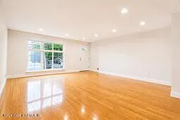 18 Lucy Loop — Photo 5