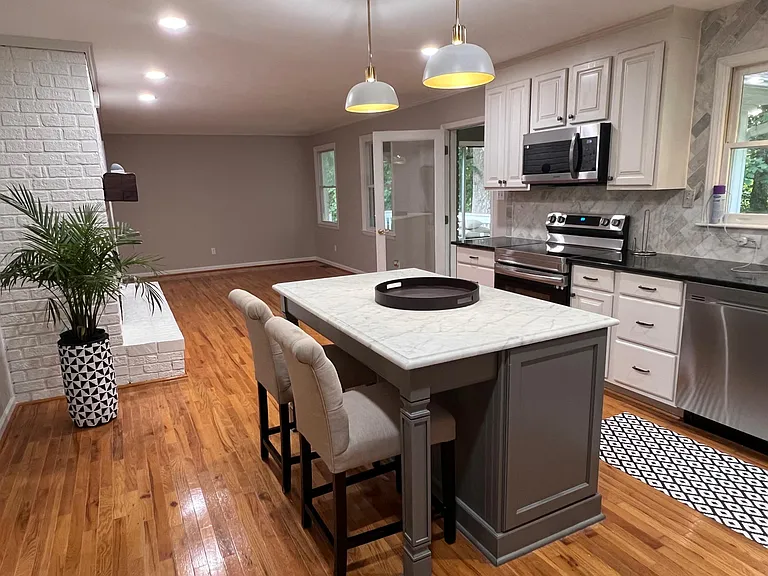 5005 N Hills Dr — Photo 6