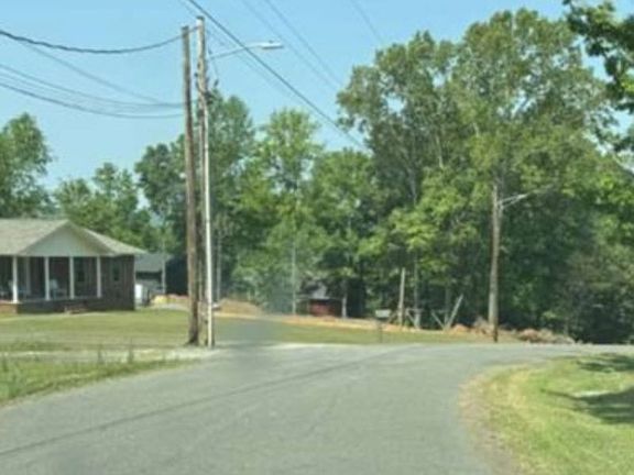 Exterior Neighborhood (street photo)
