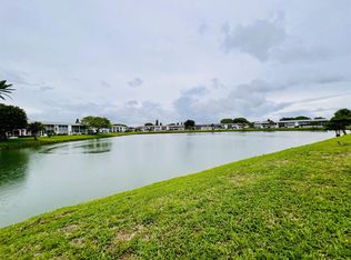 117 Chatham E, West Palm Beach, FL 33417