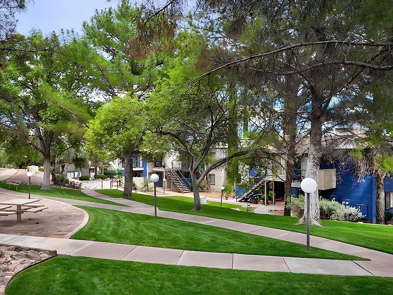 Mountain Steppes Apartments — Photo 20