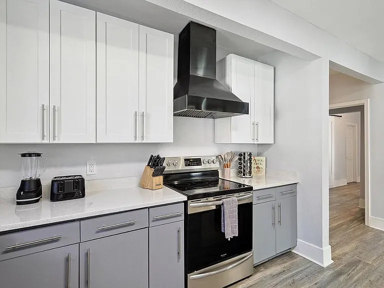 702 N Edgefield Ave — Photo 6