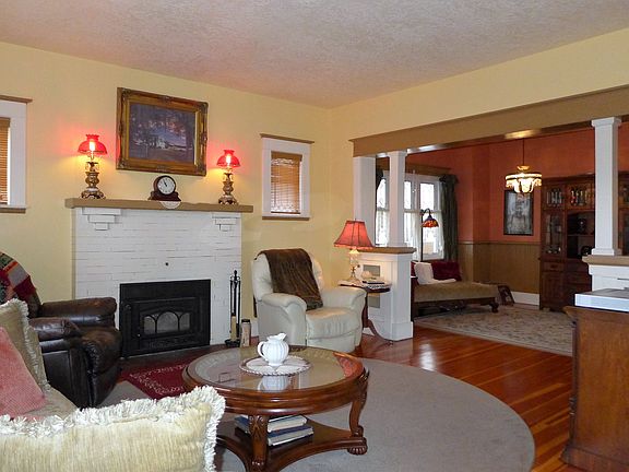 Living Rm w/Fireplace Insert