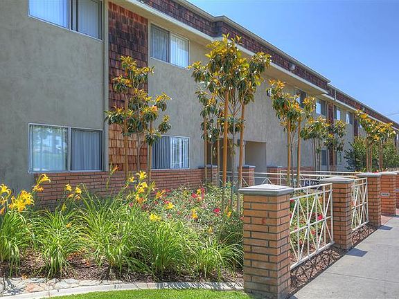 4th image of 16628 Woodruff Ave #7qg00eum0