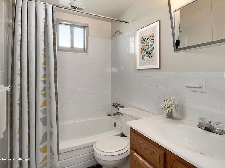 Barclay Square Apartments — Photo 11