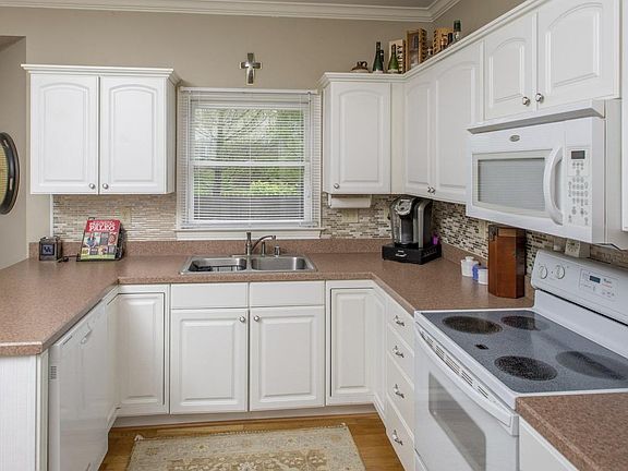 5th image of 3968 Westbrook Dr