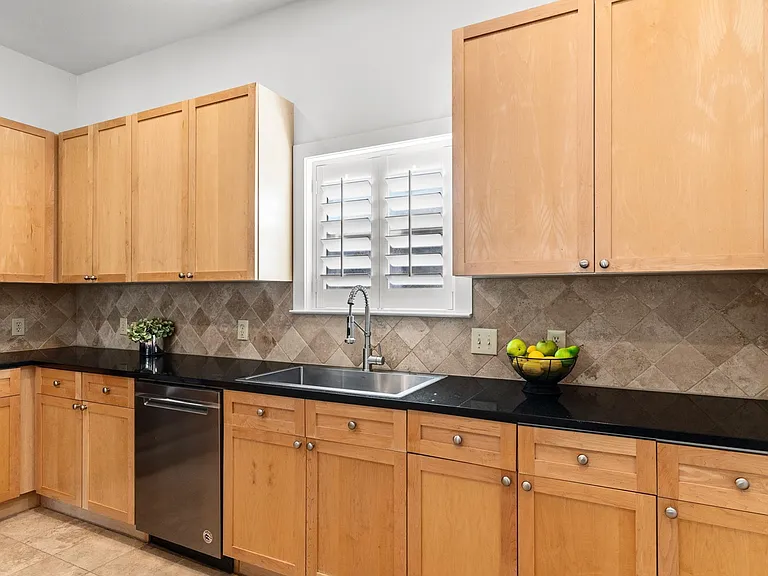 4830 Cedar Springs Rd #3 — Photo 9