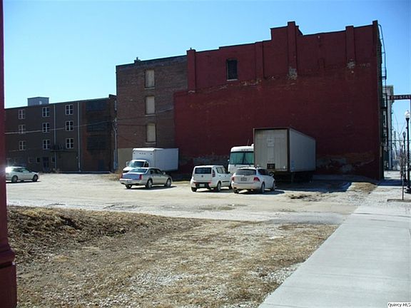 Home for Sale in Quincy, IL $275,000