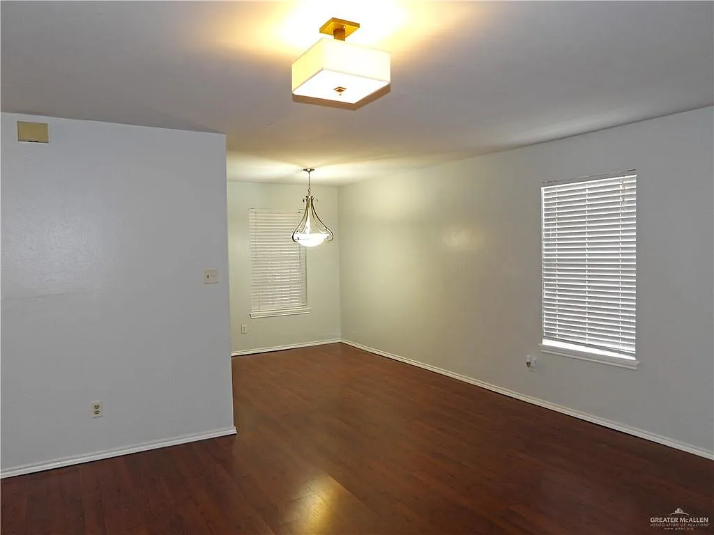 2 bed, 2.0 bath, 1066 sqft, $995 — Photo 4