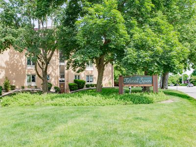 2420 W Talcott Rd APT 211, Park Ridge, IL, 60068