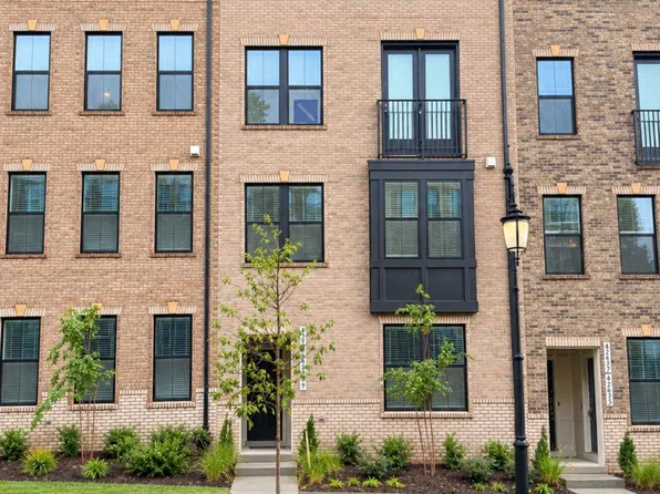 42639 Darala Dr, Ashburn, VA 20147