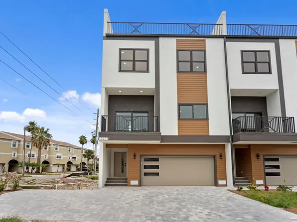 11605 1st St E #A-3, Treasure Island, FL 33706