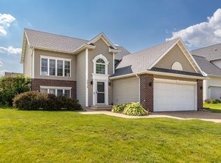 1918 NW 157th St, Clive, IA 50325
