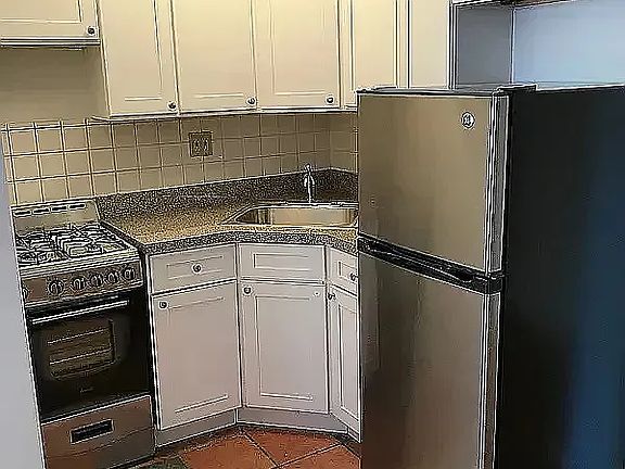 2nd image of 401 E 13th St Unit 3H