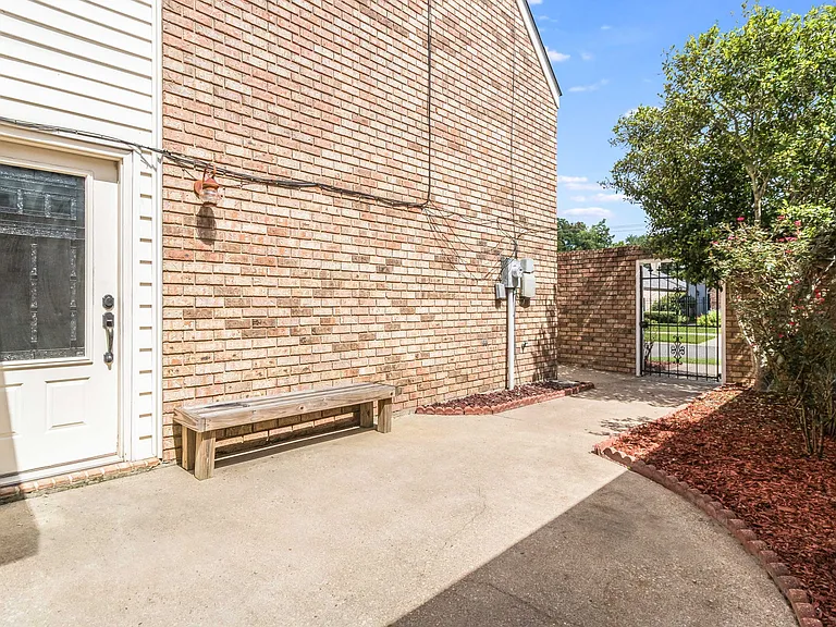 107 Kincaid Ct — Photo 23