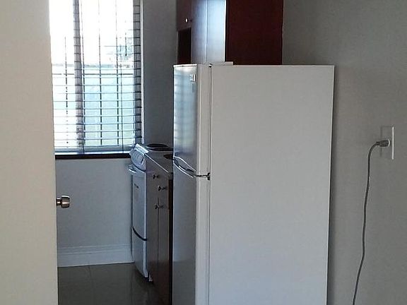 5th image of 371 NE 80th Ter APT 6