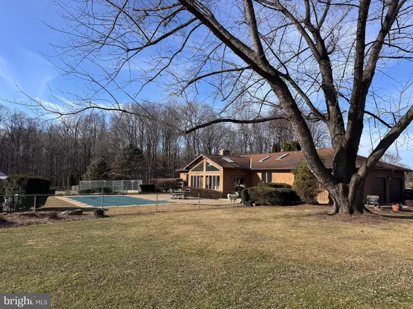 195 Daleville Rd, Cochranville, PA 19330