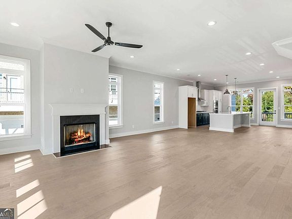 5th image of 2035 Parkside Lane