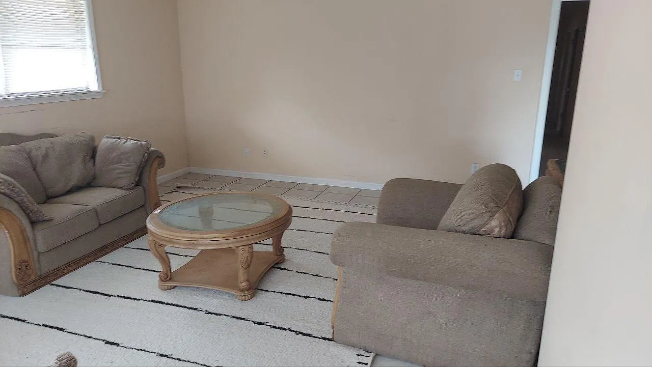 3 bed, 2007 sqft, $1,950 — Photo 4