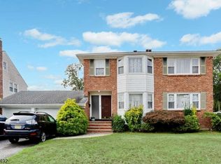 118 Diamond Bridge Ave, Hawthorne, NJ 07506