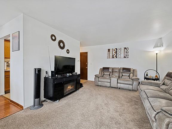 3rd image of 2013 Country Club Dr APT 22